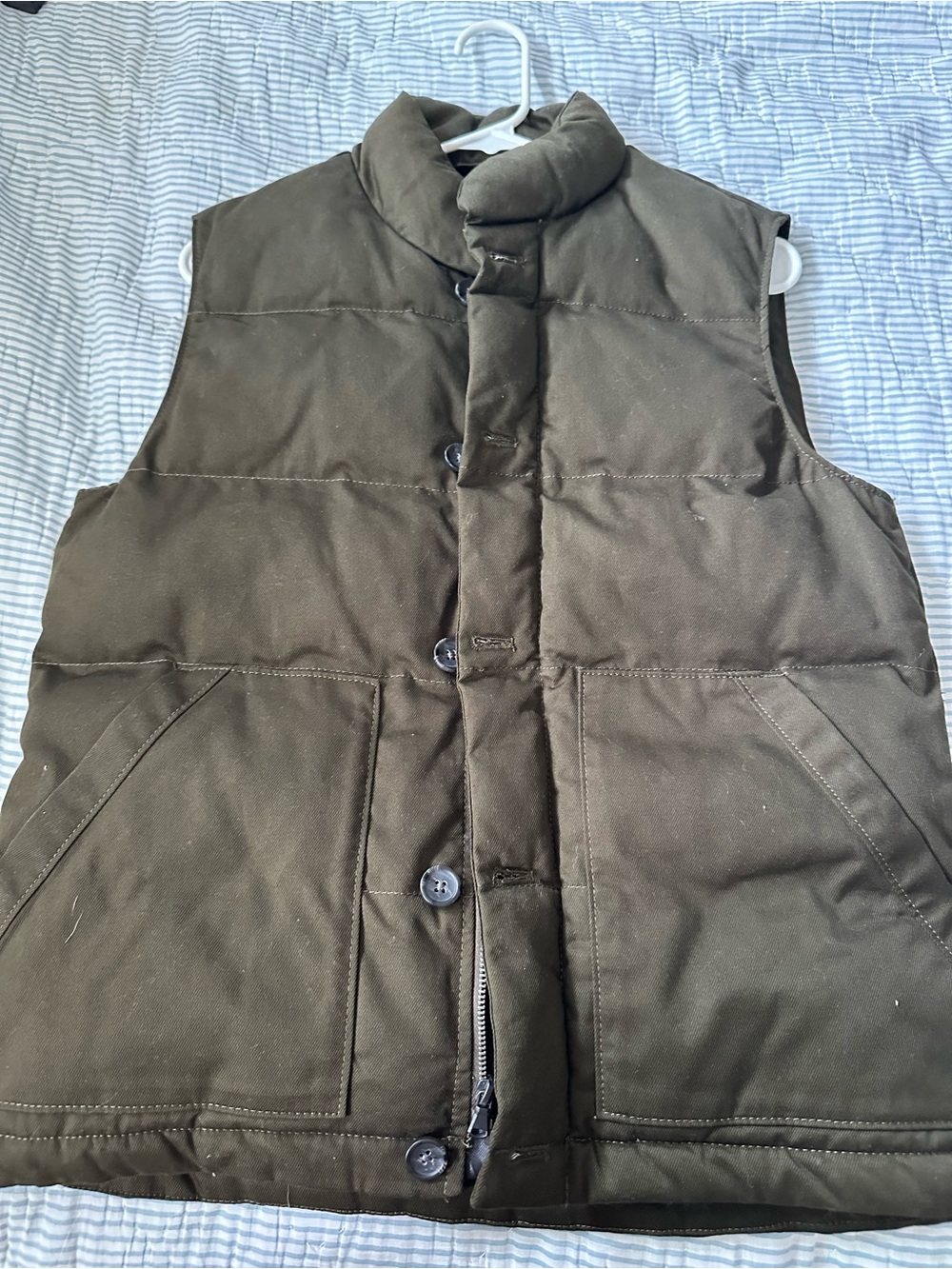 Banana Republic Quilted Puffer Vest in Olive